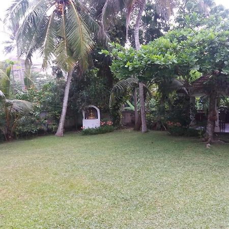 4 Seasons Guesthouse Hikkaduwa Exterior photo